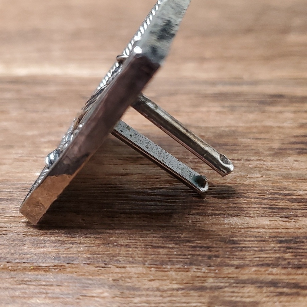Cufflink - Picture 2 of 3